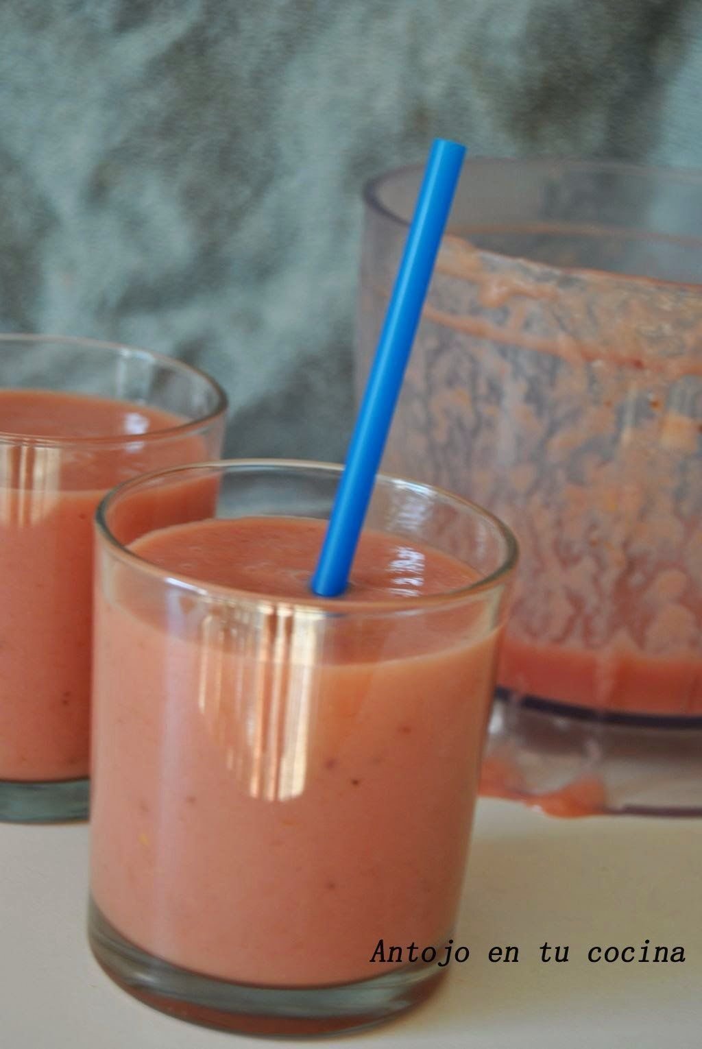 Batido de sandía y plátano. Fácil, Rápido y Saludable Antojo en tu cocina Batido de sandía y plátano. Fácil, Rápido y Saludable Antojo en tu cocina