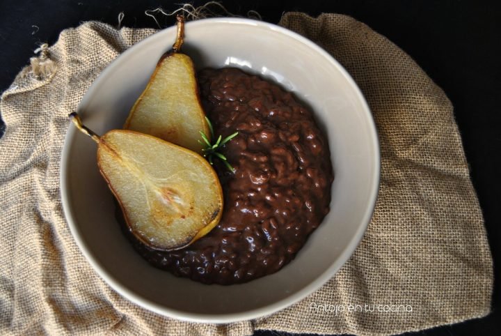 Chocolate and rosemary risotto with fried pears in coconut oil - Antojo ...